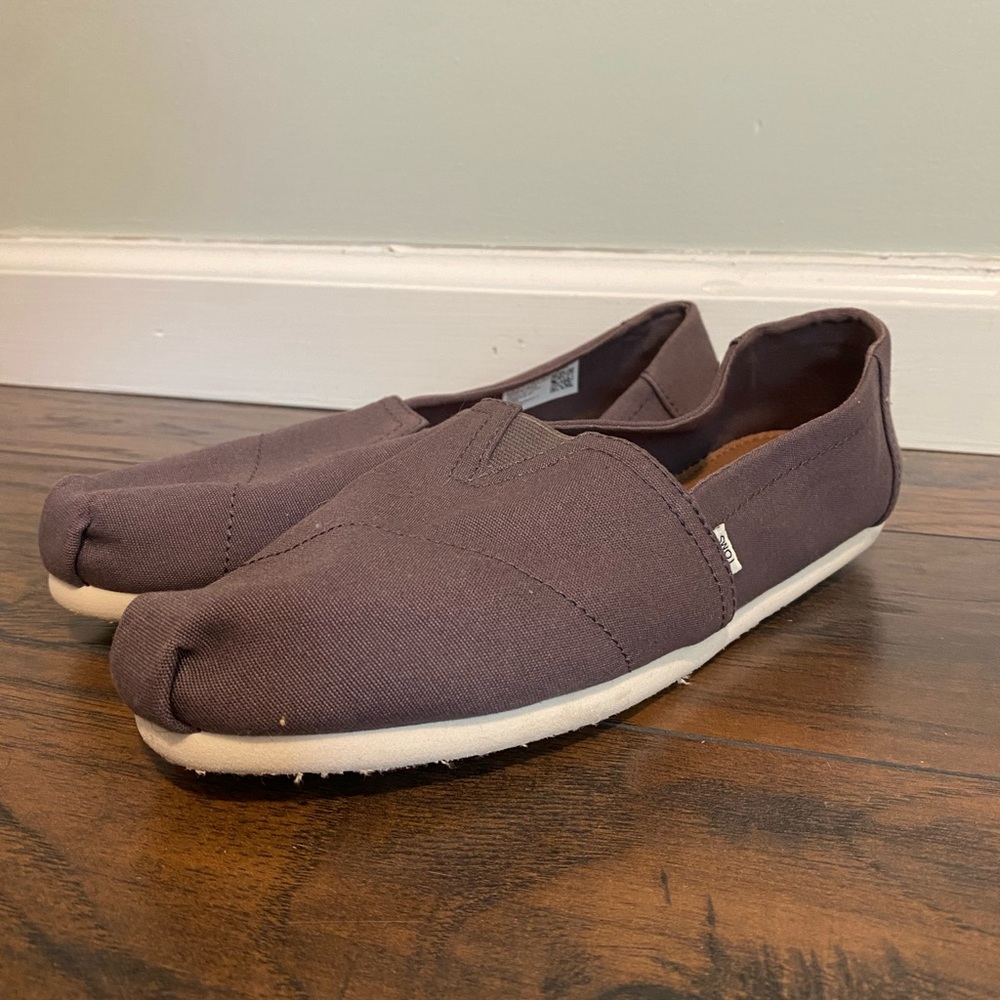Women’s Tom’s